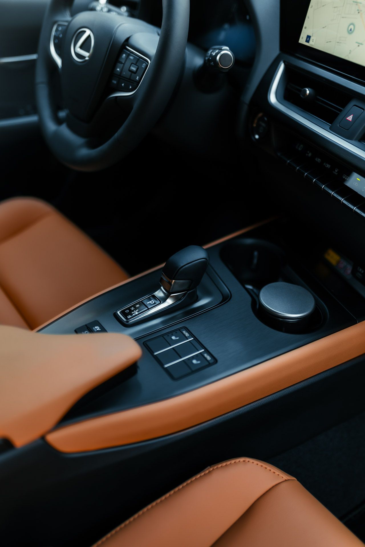 Lexus_UX_300h_Shift_Mootark_08_6de65174e5