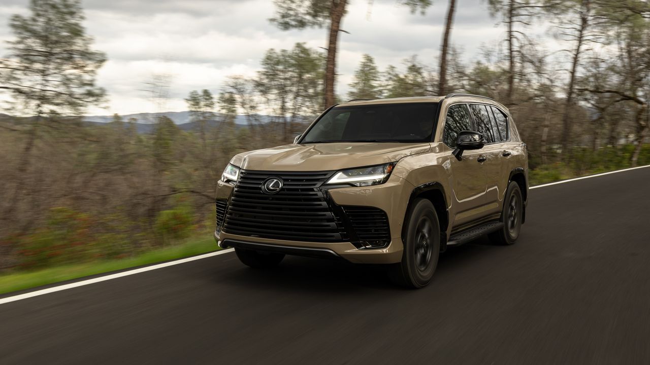 2025_Lexus_LX_700h_Overtrail_Earth_008_a28e75af35