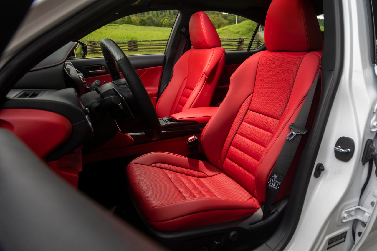 Circuit_Red_2021_Lexus_IS_350_F_Sport_055_d5d428a31c