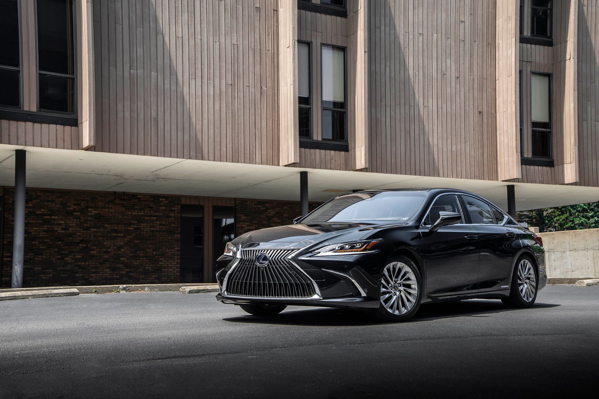 HV_Lexus_ES_300_H_Graphite_Black_GF_1_e2bdc1c406
